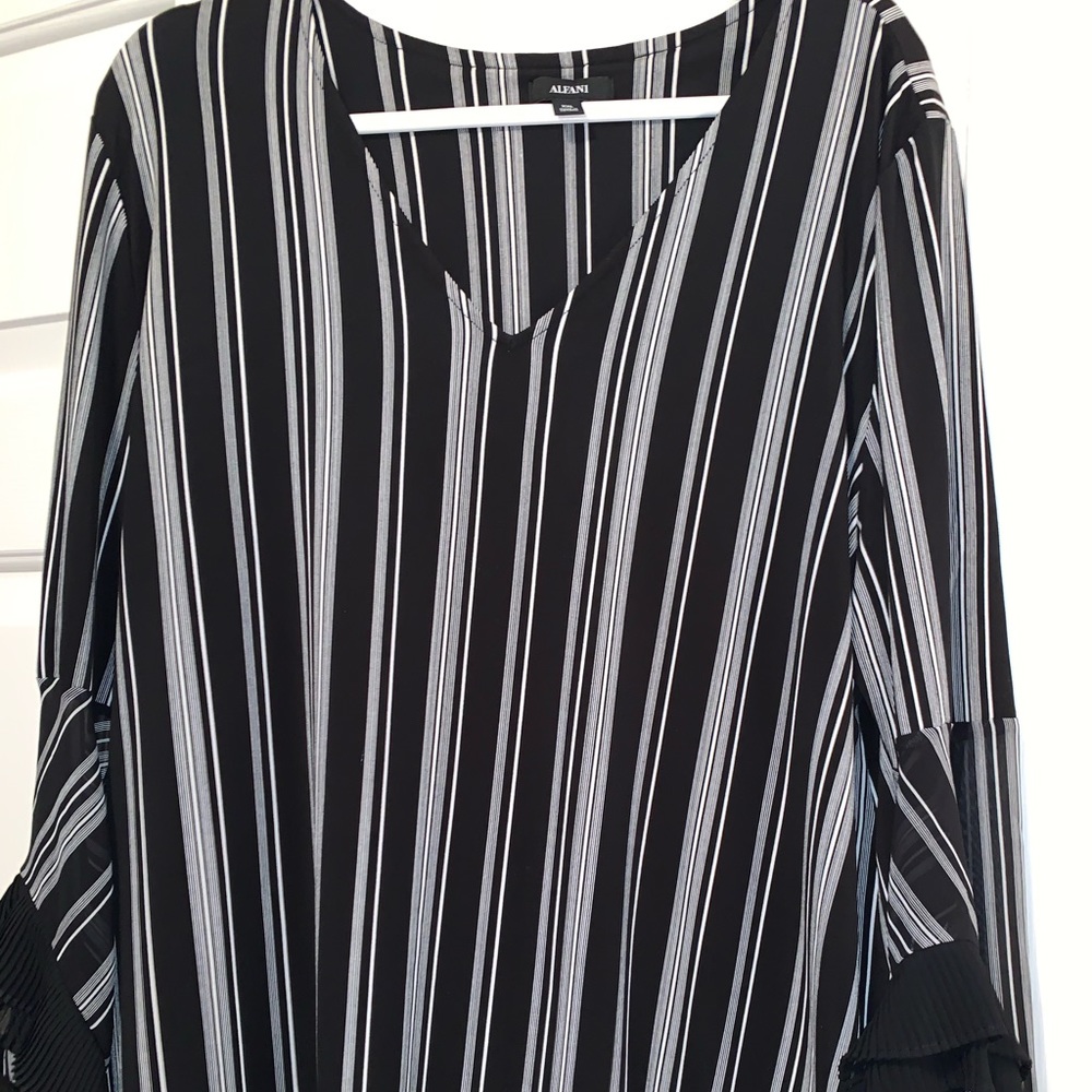 Alfani peplum sleeves blouse